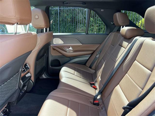 Photo of 2024 White Mercedes-Benz GLE 350