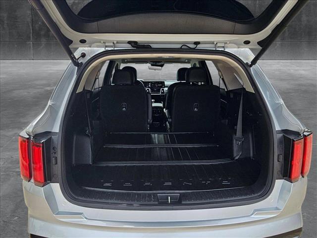 Photo of 2022 Sparkling Silver Kia Sorento