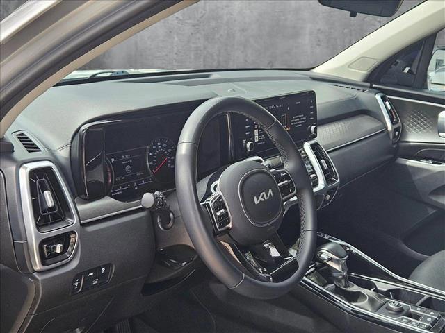 Photo of 2022 Sparkling Silver Kia Sorento