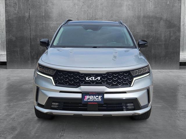 Photo of 2022 Sparkling Silver Kia Sorento