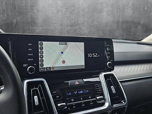 Photo of 2022 Sparkling Silver Kia Sorento