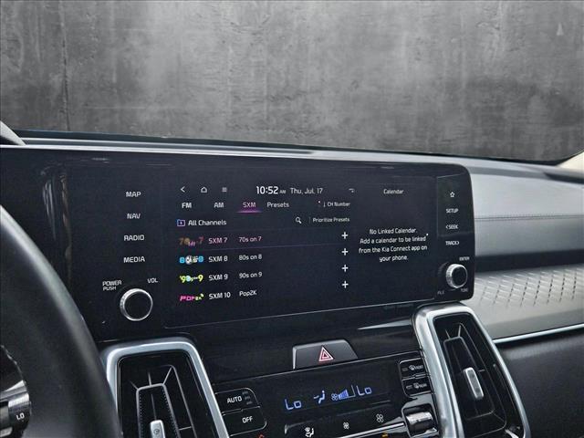 Photo of 2022 Sparkling Silver Kia Sorento