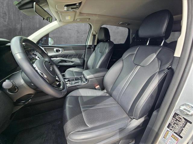 Photo of 2022 Sparkling Silver Kia Sorento