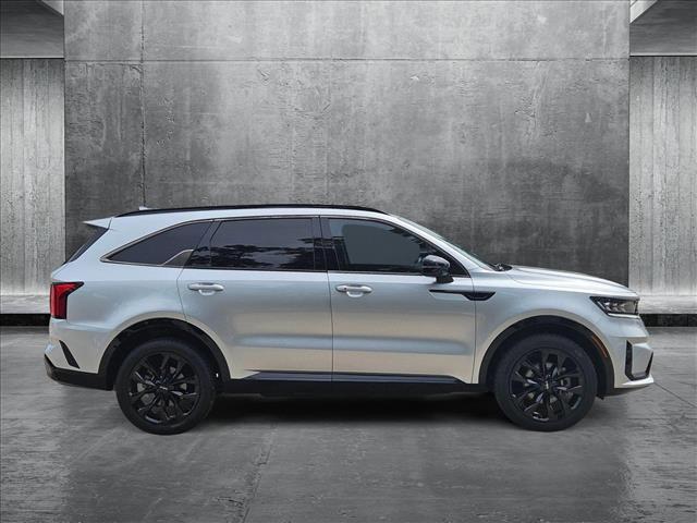 Photo of 2022 Sparkling Silver Kia Sorento