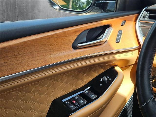 Photo of 2021 Silver Zynith Jeep Grand Cherokee L