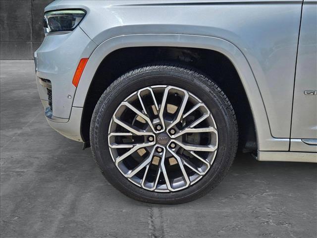 Photo of 2021 Silver Zynith Jeep Grand Cherokee L
