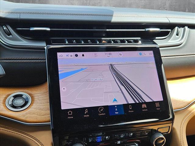 Photo of 2021 Silver Zynith Jeep Grand Cherokee L