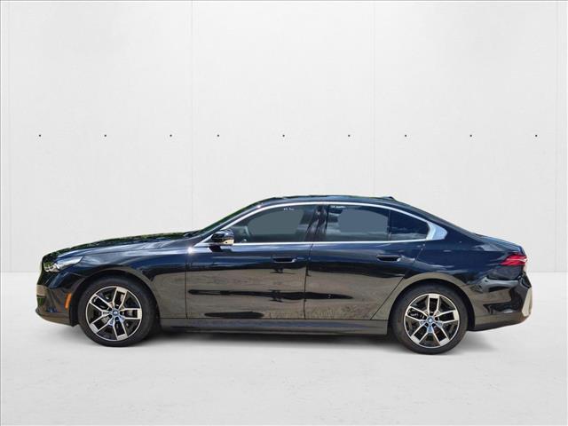 Photo of 2025 Black Sapphire Metallic BMW i5