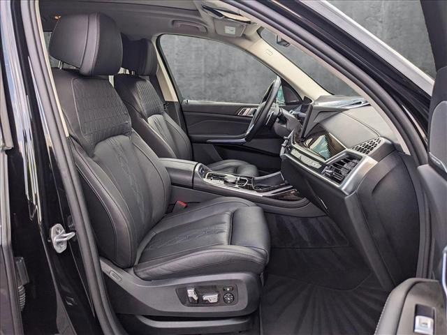 Photo of 2025 Black BMW X7