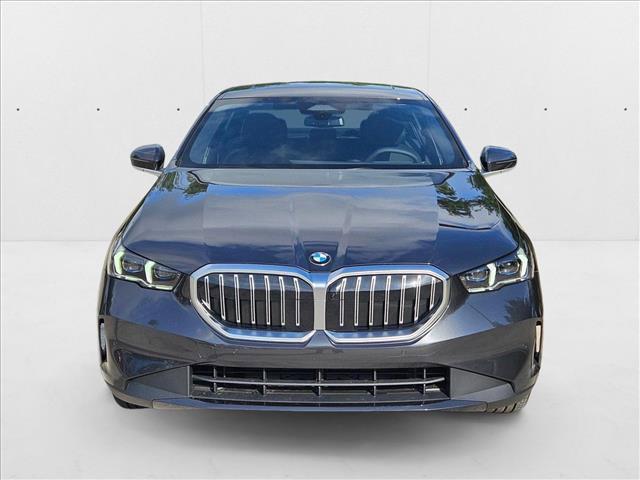 Photo of 2026 Dark Graphite Metallic BMW 530