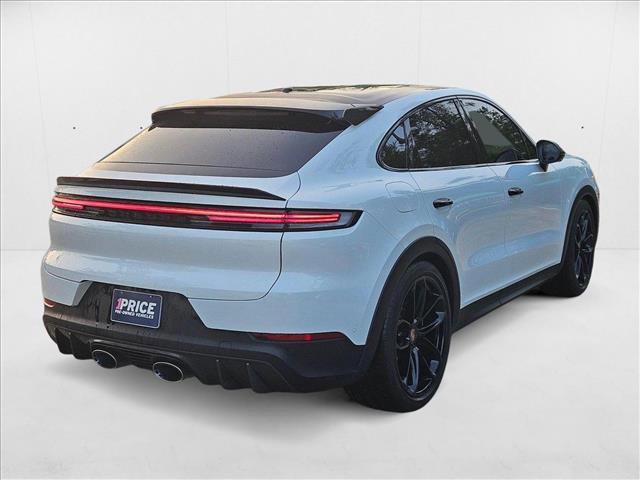 Photo of 2025 White Porsche Cayenne