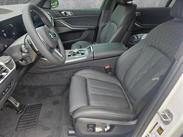 Photo of 2026 Mineral White Metallic BMW X7