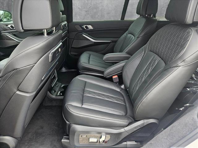 Photo of 2026 Mineral White Metallic BMW X7