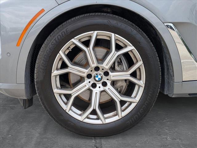 Photo of 2025 Gray BMW X7