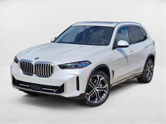 Photo of 2026 Mineral White Metallic BMW X5 PHEV