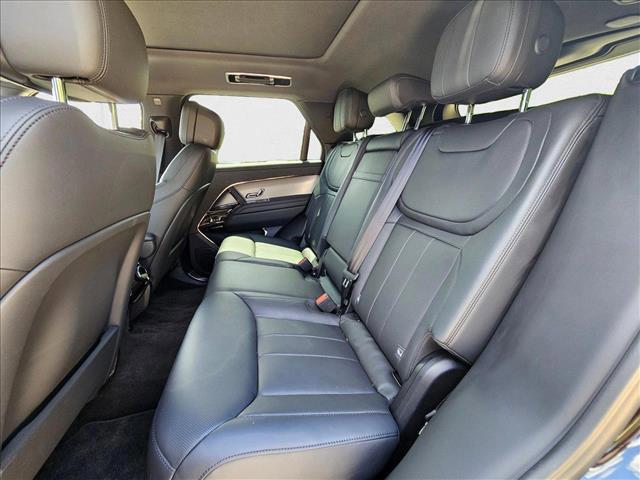 Photo of 2024 White Land Rover Range Rover Sport