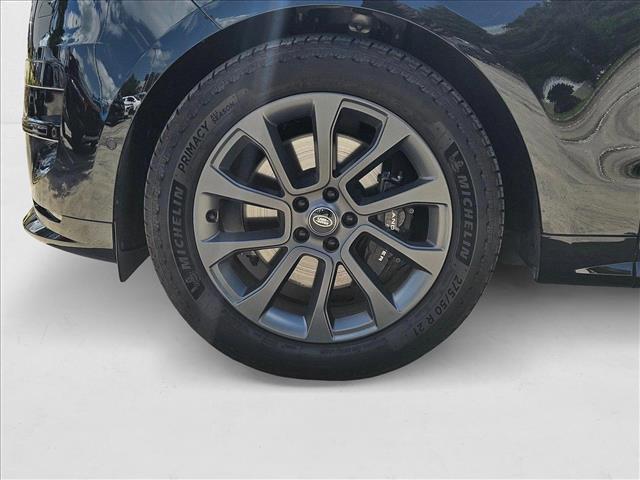 Photo of 2024 White Land Rover Range Rover Sport