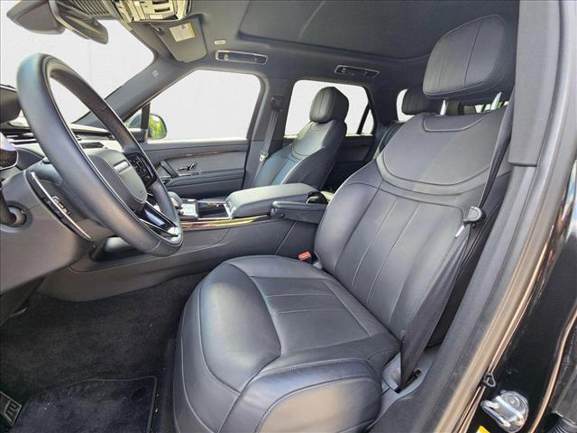 Photo of 2024 White Land Rover Range Rover Sport