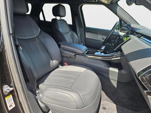 Photo of 2024 White Land Rover Range Rover Sport