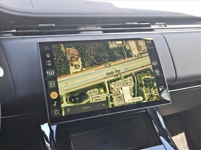 Photo of 2024 White Land Rover Range Rover Sport