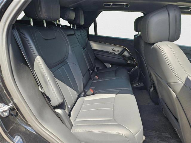 Photo of 2024 White Land Rover Range Rover Sport