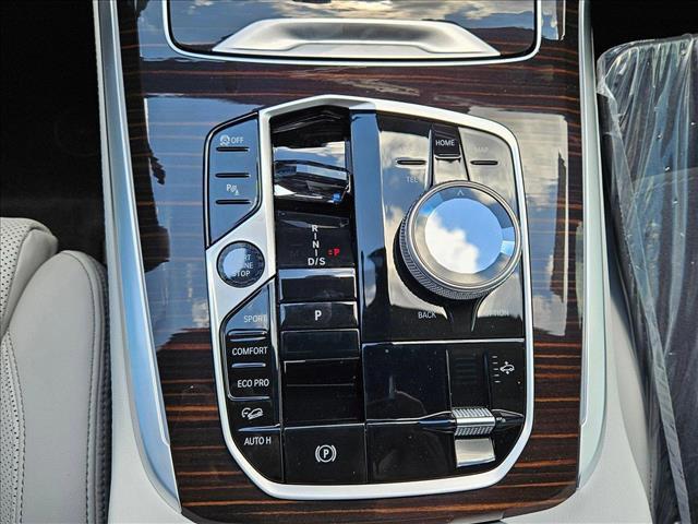 Photo of 2026 Tanzanite Blue II Metallic BMW X7