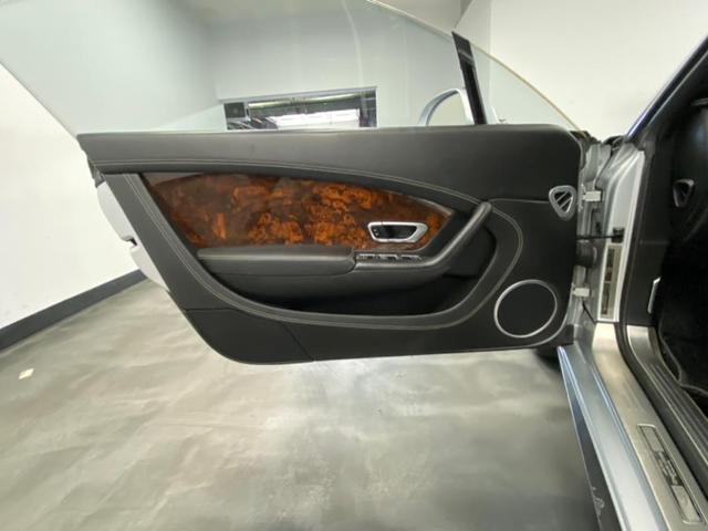 Photo of 2012 Silver Frost Metallic Bentley Continental GT