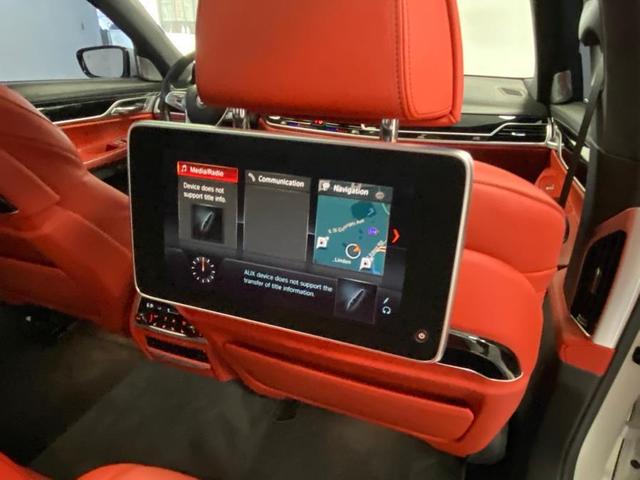 Photo of 2018 Alpine White BMW 750