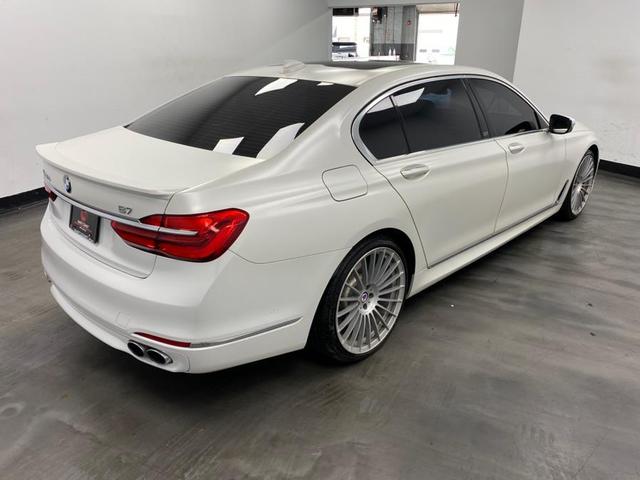Photo of 2018 Alpine White BMW 750
