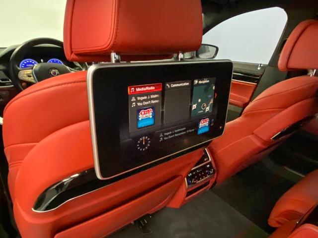 Photo of 2018 Alpine White BMW 750