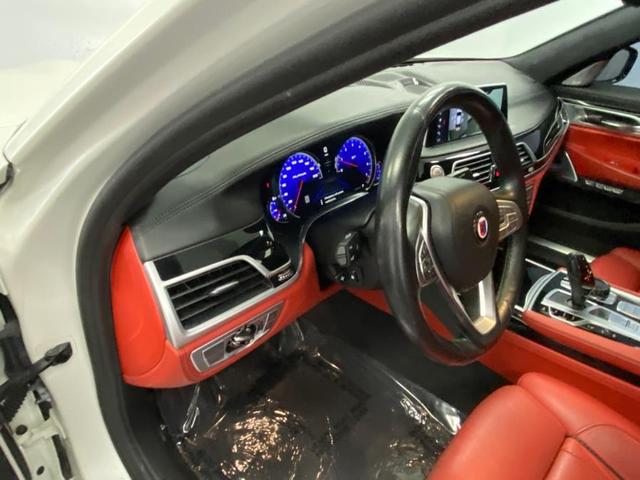 Photo of 2018 Alpine White BMW 750