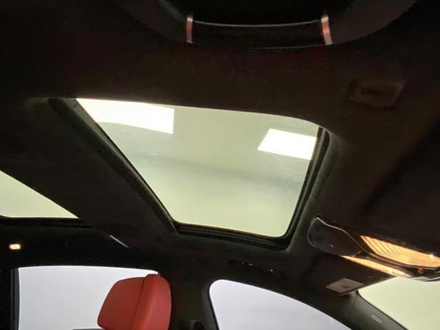 Photo of 2018 Alpine White BMW 750