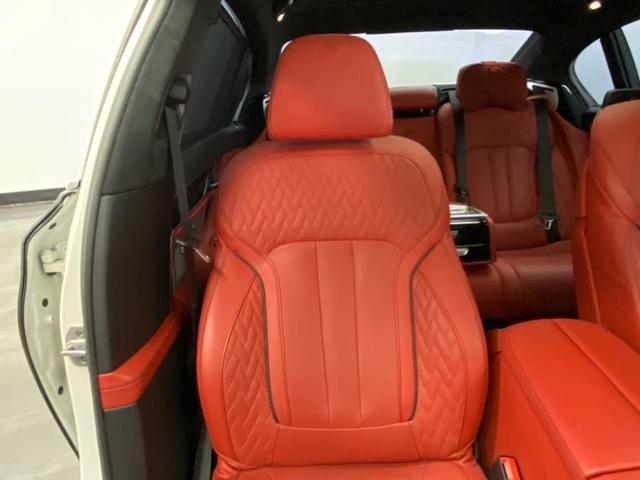Photo of 2018 Alpine White BMW 750