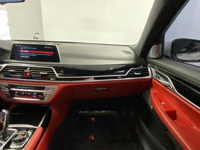 Photo of 2018 Alpine White BMW 750