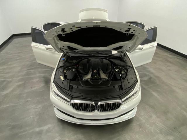 Photo of 2018 Alpine White BMW 750