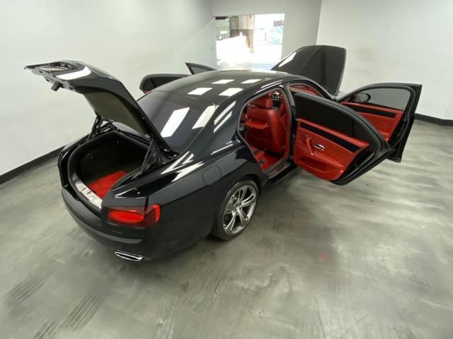 Photo of 2018 Black Crystal Metallic Bentley Flying Spur