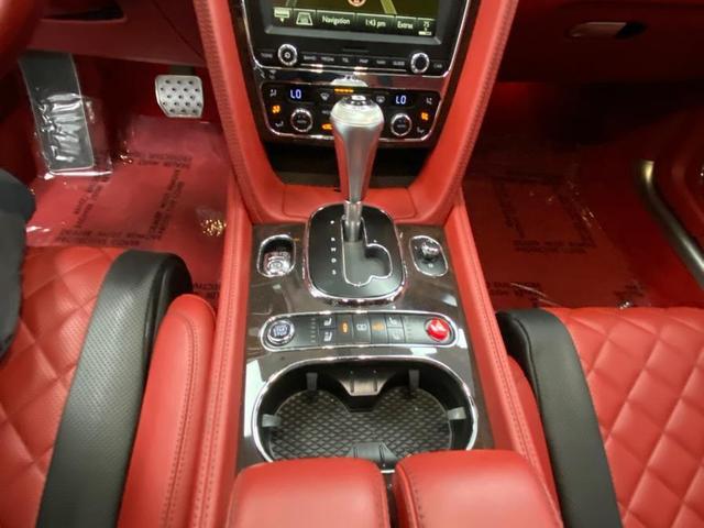 Photo of 2018 Black Crystal Metallic Bentley Flying Spur