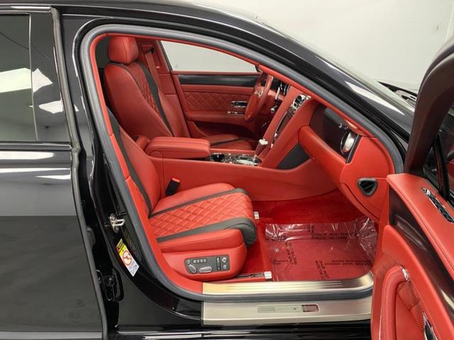 Photo of 2018 Black Crystal Metallic Bentley Flying Spur