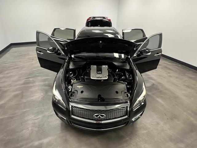 Photo of 2017 Black Obsidian INFINITI Q70L