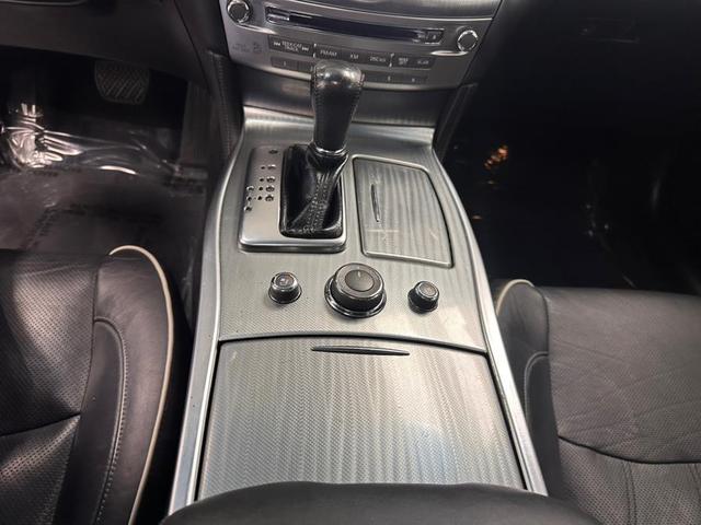 Photo of 2017 Black Obsidian INFINITI Q70L