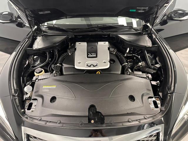 Photo of 2017 Black Obsidian INFINITI Q70L