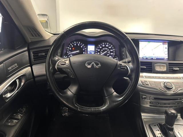 Photo of 2017 Black Obsidian INFINITI Q70L