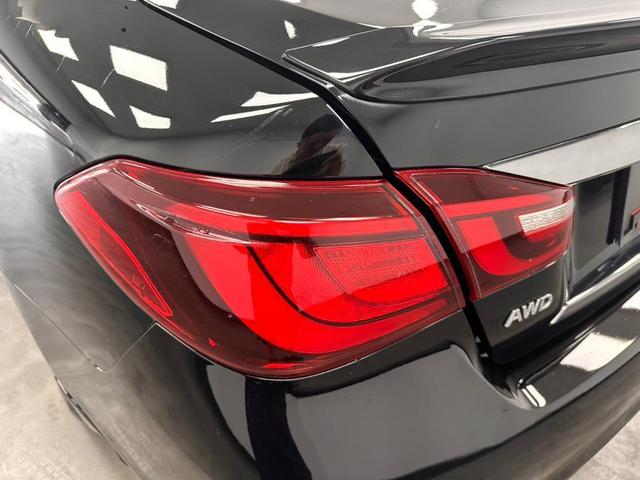 Photo of 2017 Black Obsidian INFINITI Q70L