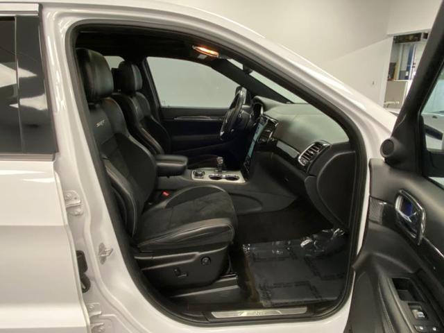 Photo of 2015 Bright White Clearcoat Jeep Grand Cherokee