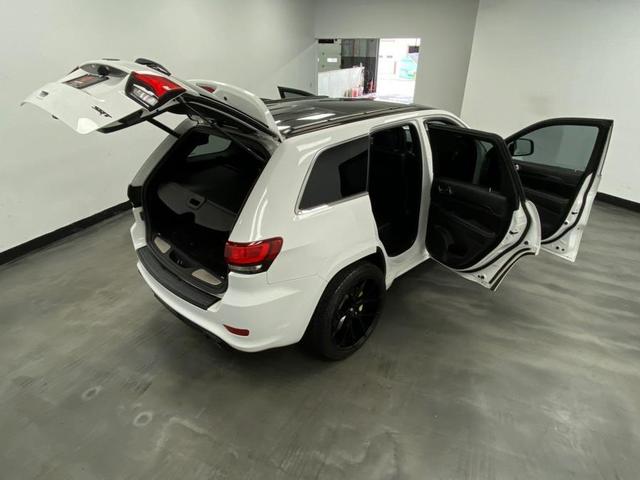 Photo of 2015 Bright White Clearcoat Jeep Grand Cherokee