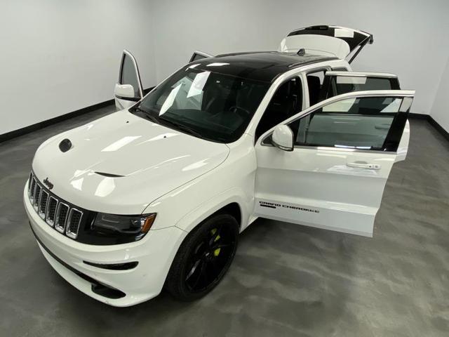 Photo of 2015 Bright White Clearcoat Jeep Grand Cherokee