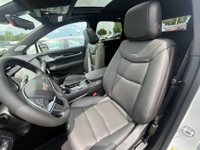 Photo of 2025 Crystal White Tri-Coat Cadillac XT5