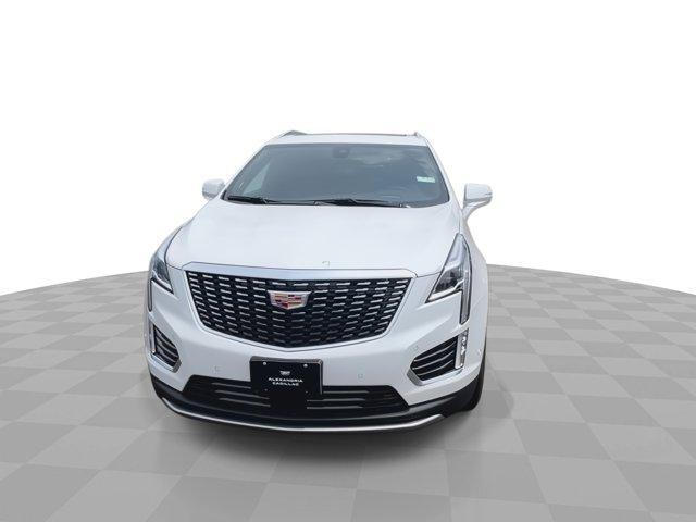 Photo of 2025 Crystal White Tri-Coat Cadillac XT5