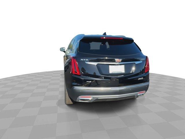 Photo of 2025 Stellar Black Metallic Cadillac XT5