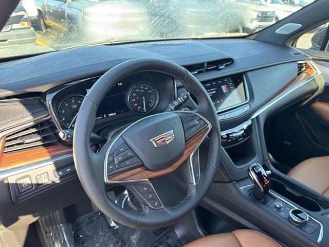 Photo of 2025 Stellar Black Metallic Cadillac XT5